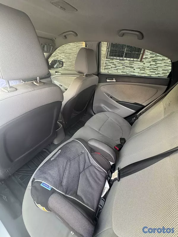 carros - Hyundai Accent  18