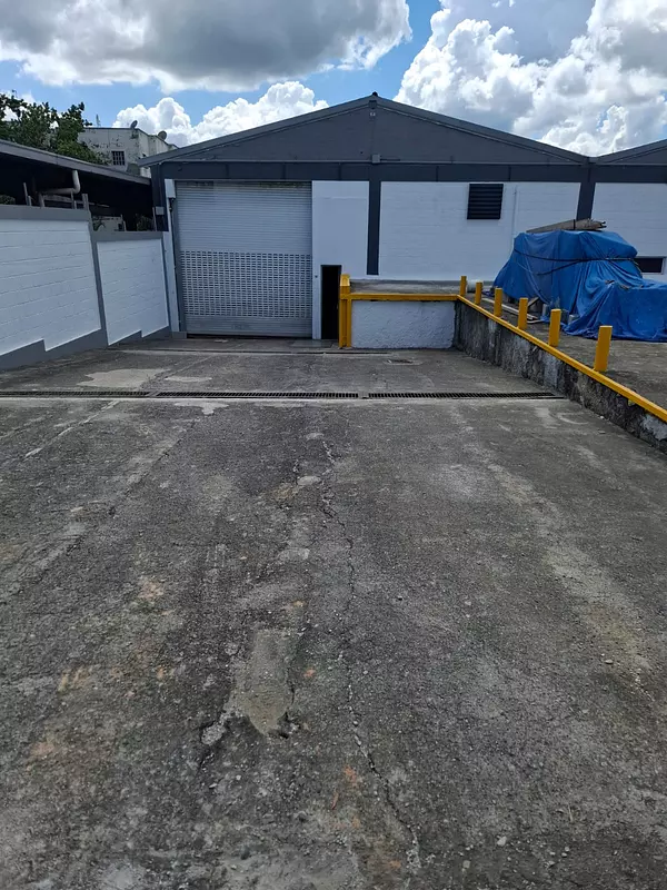 oficinas y locales comerciales - Alquilo Nave 2,200 mts Aut. Duarte Km 11 10
