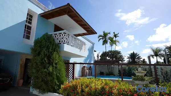 casas - vendo increíble casa altos De Arroyo hondo 3 con tres habitaciones 4 parqueos  5