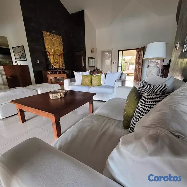 casas vacacionales y villas - Vendo hermosa y acogedora villa con vista al campo de golf con 4