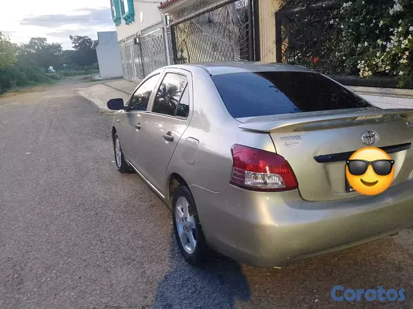 carros - Toyota Yaris 2006 7