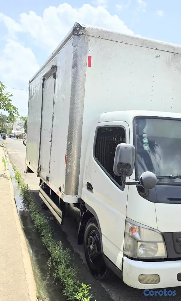 camiones y vehiculos pesados - Venta de camión Mitsubishi fuso 2018, Santiago. 1