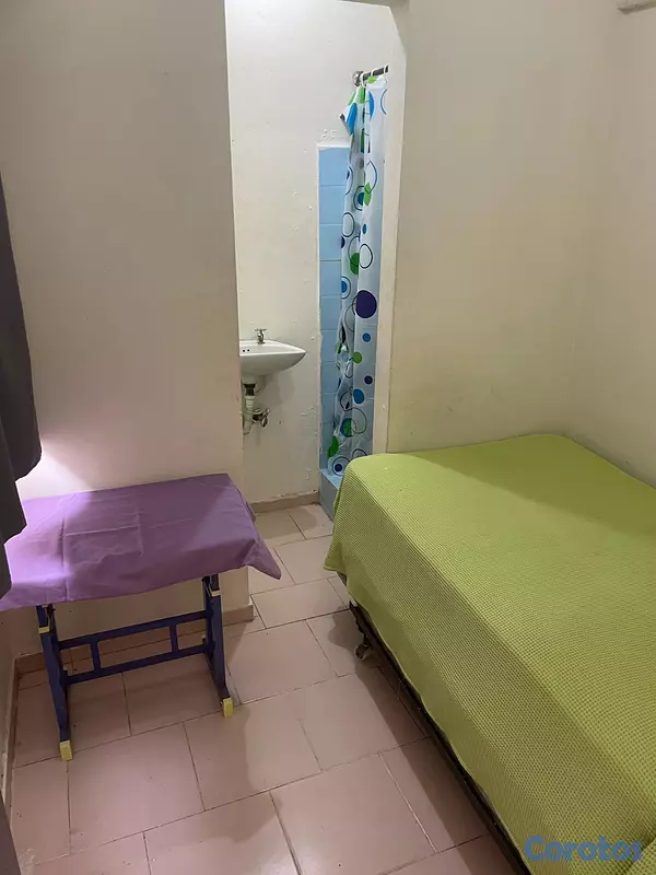 apartamentos - Habitación independiente. Entrada privada. Solo sexo masculino 2