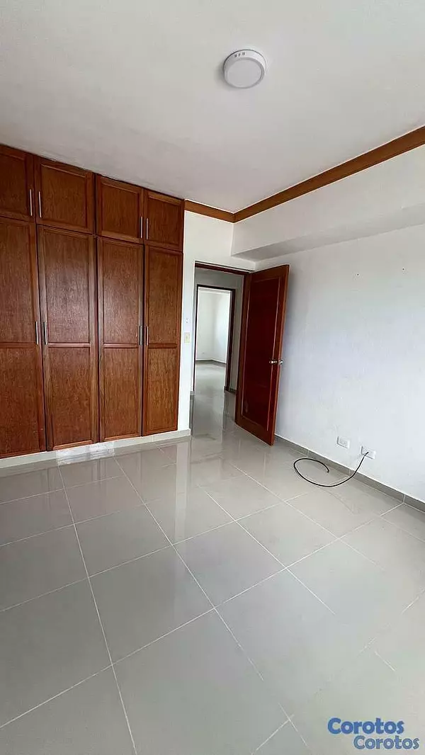 apartamentos - venta de apartamento con 175mts  5to piso con terraza en vista hermosa sto Dgo 5