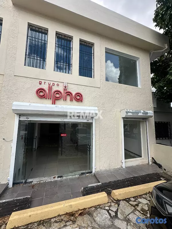 oficinas y locales comerciales - Local comercial de 250mt2 en alquiler en La Julia 9