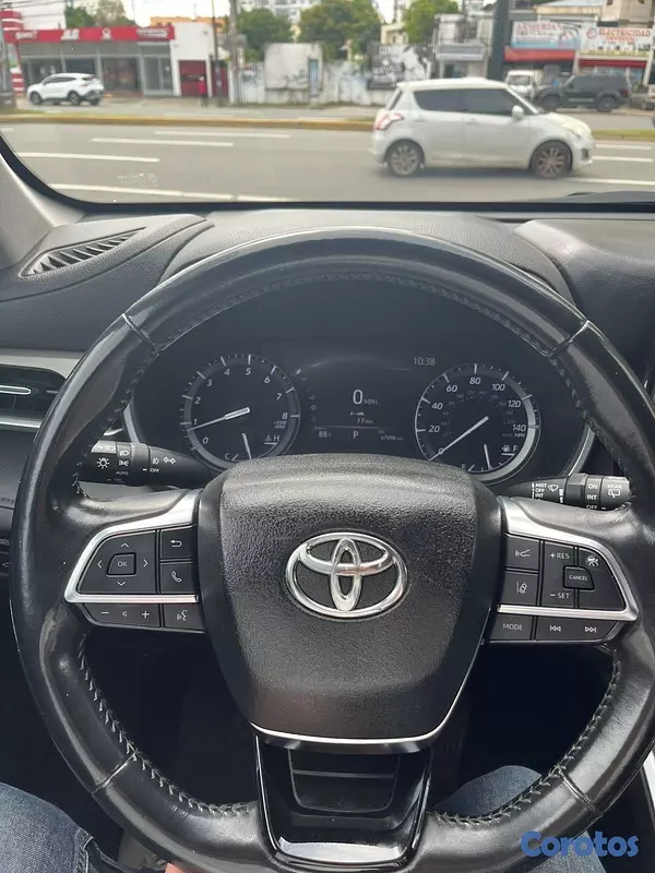 jeepetas y camionetas - Toyota Highlander XLE 2020 4