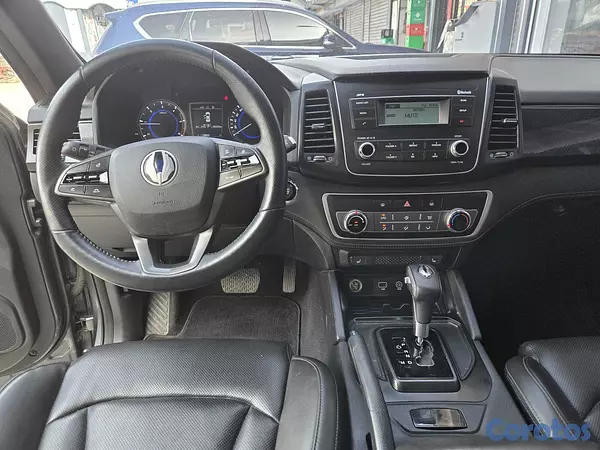 jeepetas y camionetas - KGM REXTON 2021 GRIS OSCURO DIESEL 17