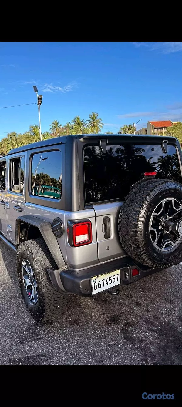jeepetas y camionetas - Jeep Wrangler Sahara 2020 4