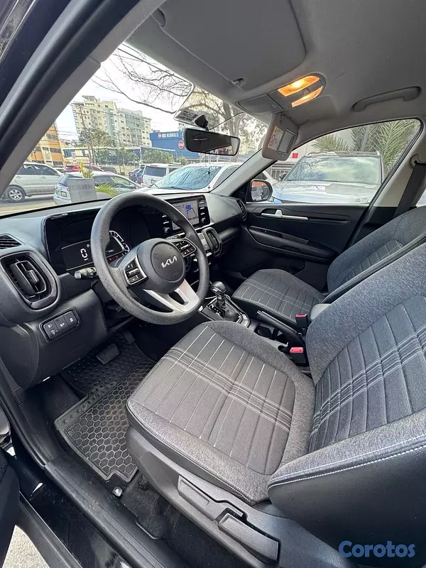 jeepetas y camionetas - Kia Sonet LX 2025 8