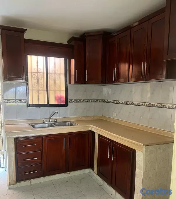 casas - Se alquila una casa sin marquesina. 9
