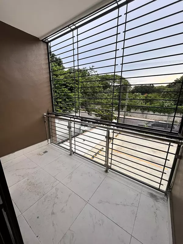 apartamentos - Apartamento en Venta 2do Nivel en Reparto Universitario  8