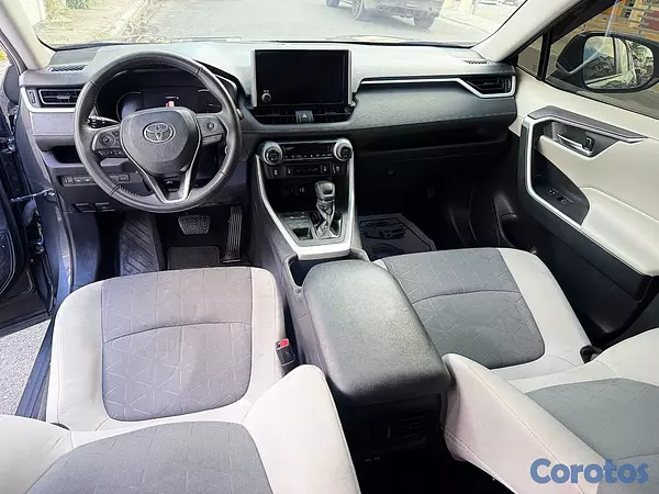 jeepetas y camionetas - Toyota RAV4 XLE 2023 12