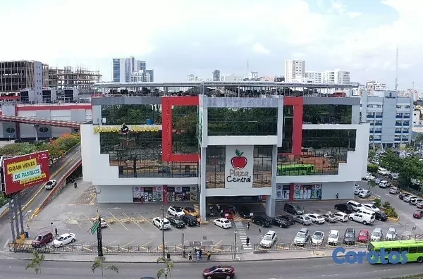 oficinas y locales comerciales - vente de local comercial  en plaza central Santo Domingo Distrito Nacional  8