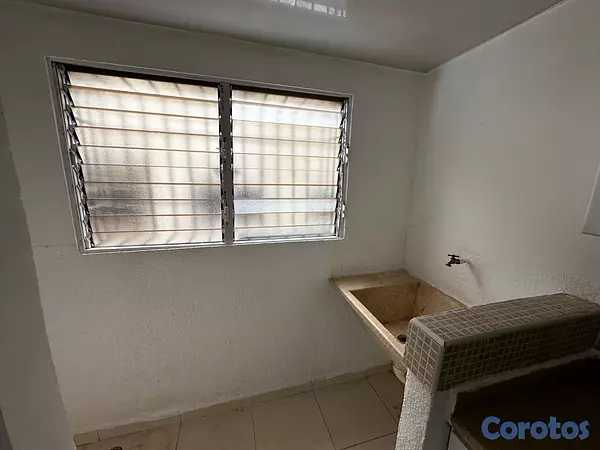 apartamentos - ¡Oportunidad! Vendo apartamento en Santo Domingo Oeste. 3er Nivel. 8
