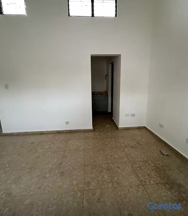 oficinas y locales comerciales - se alquila casa  6