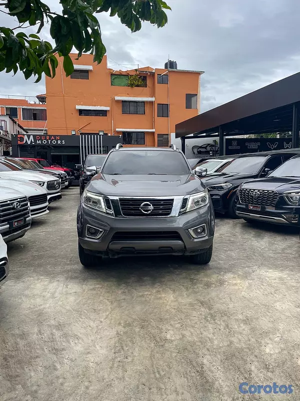 jeepetas y camionetas - Nissan Frontier LE 4x4 2018 2