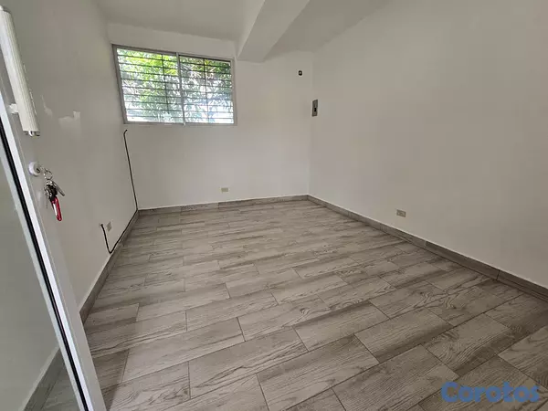 oficinas y locales comerciales - Locales de 12 m2 Segundo Nivel en Los Restauradore 5