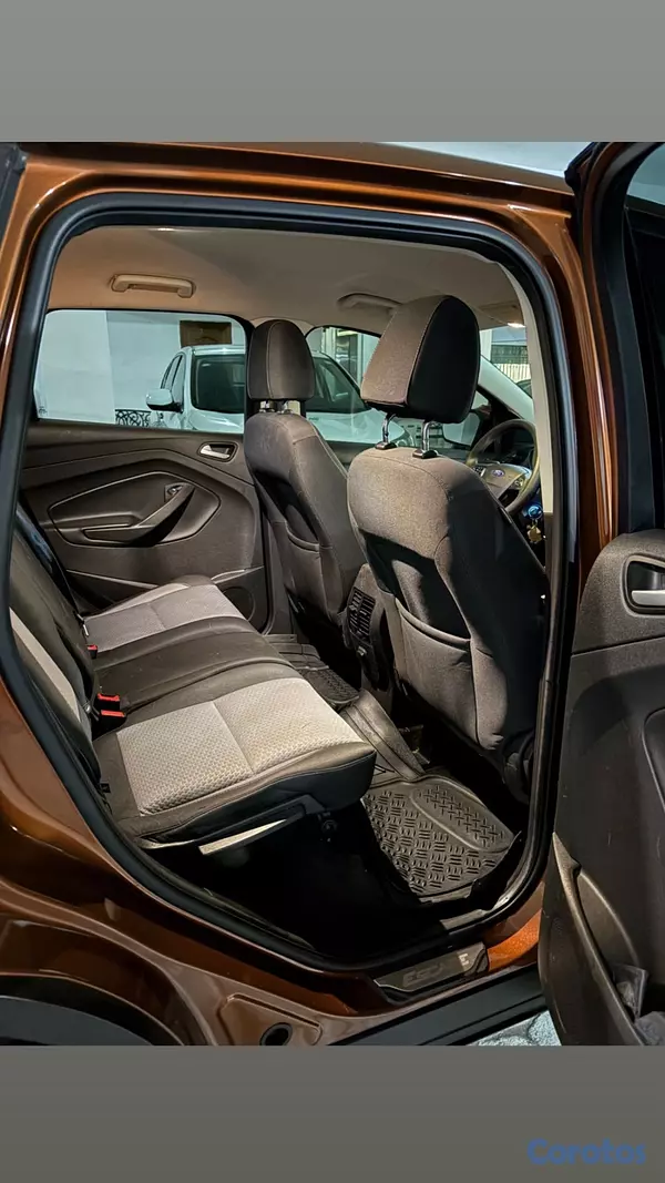 jeepetas y camionetas - Ford Escape SE 2017 Oportunidad 4