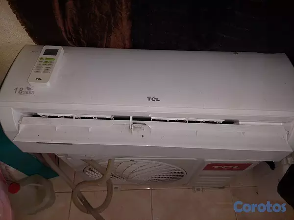 aires acondicionados y abanicos - Se vende aire con solo 4 meses de uso 1