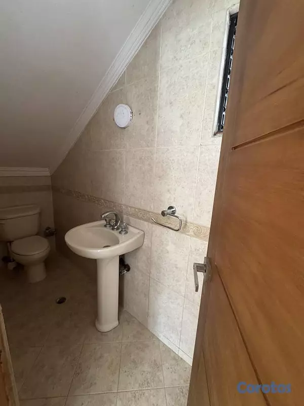 casas - Casa de 4 habitaciones 3 baños en alquiler para vi 2