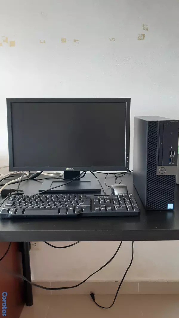 computadoras y laptops - Computadora Dell de escritorio, procesador i5, 8gb de RAM, 1tb de memoria 4