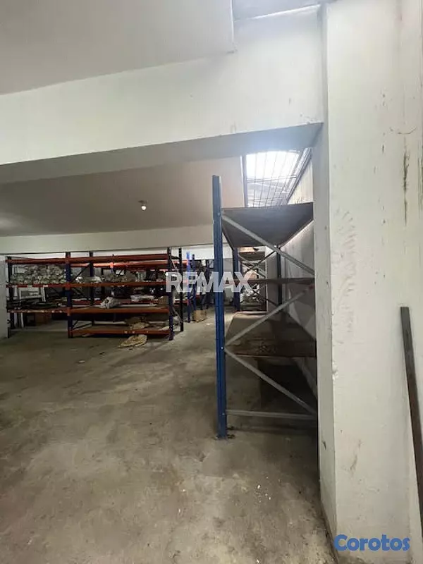 oficinas y locales comerciales - Local comercial de 700mt2 en alquiler en Altos de  14