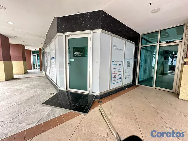 oficinas y locales comerciales - Local en alquiler en el primer nivel de Malecón Ce 4