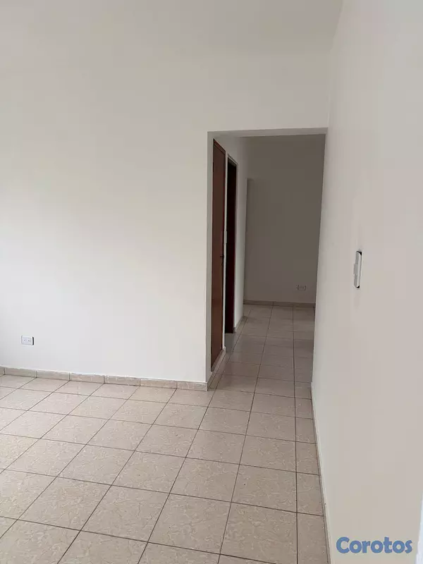 apartamentos - Apartamento en de 3 hab en el millón en 2do nivel. 7