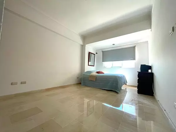 apartamentos - Se Vende Apartamento en Evaristo morales, 6to piso de 425 mts  2