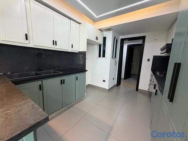 apartamentos - vendo jardines del Sur piso 3 remodelado tres habitaciones 2 baños dos parqueos  4