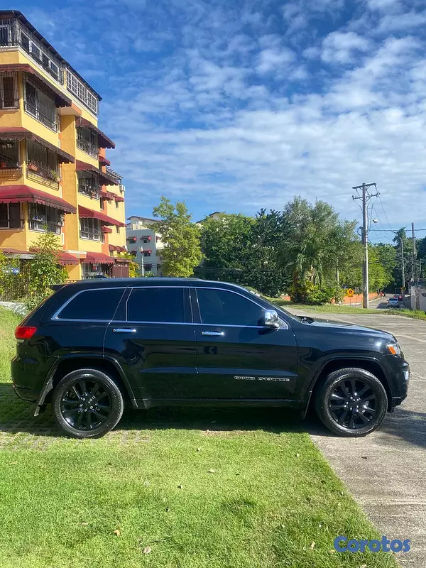 jeepetas y camionetas - Jeep Grand Cherokee Overland Negro Perla 4x4 3
