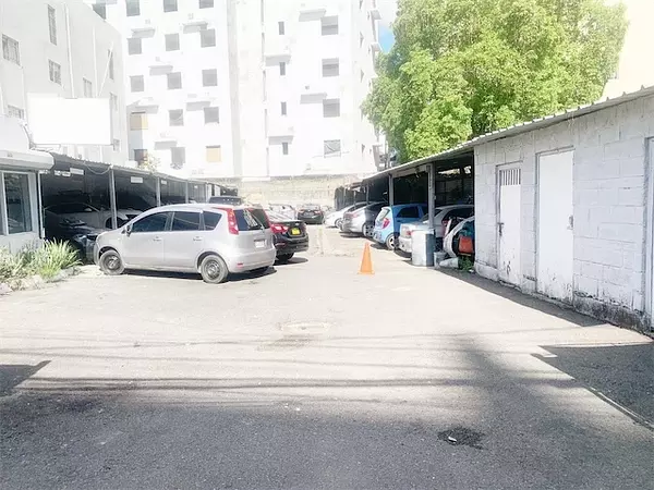 solares y terrenos - Solar comercial céntrico  5