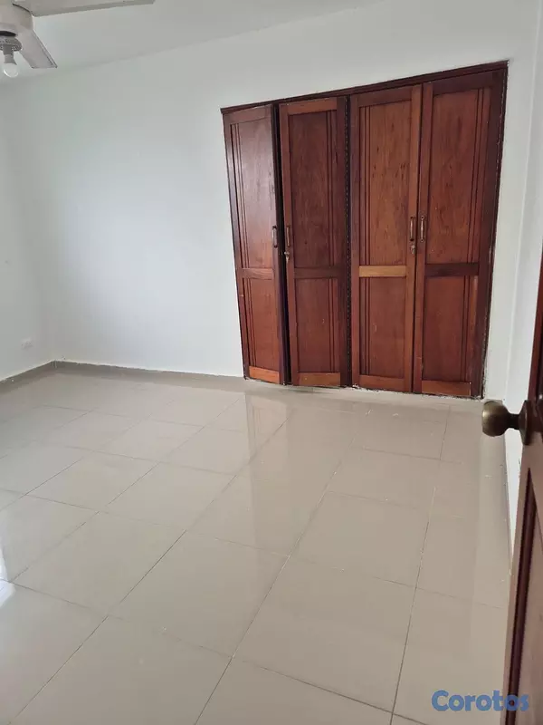apartamentos - vendo los cacicazgos tres habitaciones dos baños paruaoe balcón servicio piso 4 3
