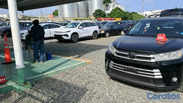 jeepetas y camionetas - Toyota Highlander XLE 2019 Color Negro. 2