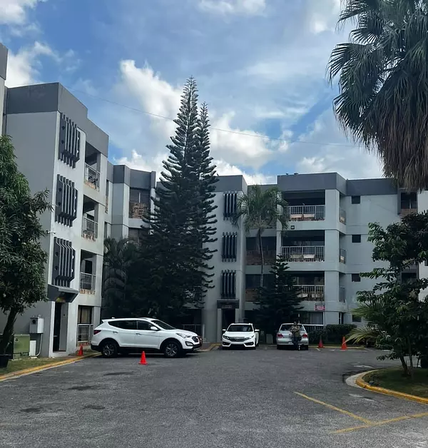 apartamentos - Se vende residéncial completo en Gazcue 
7 edificios
100 apartamentos
Piscina 
 3