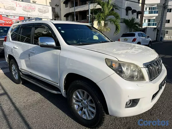 jeepetas y camionetas - Toyota Land Cruiser Prado 2013 VX 4x4 Con nevera 3 filas bien cuidada 3