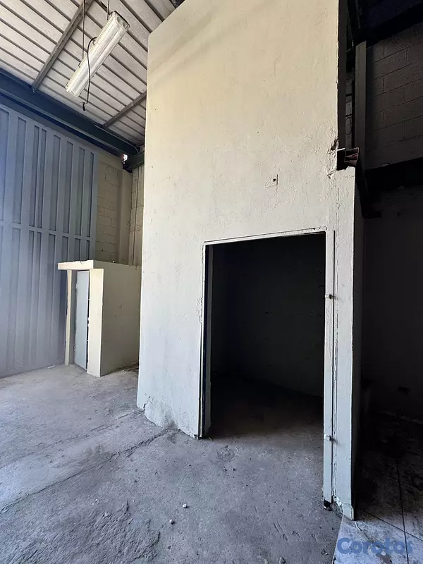 solares y terrenos - NAVE COMERCIAL 5