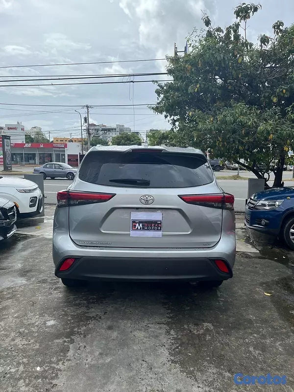 jeepetas y camionetas - Toyota Highlander XLE 2020 8