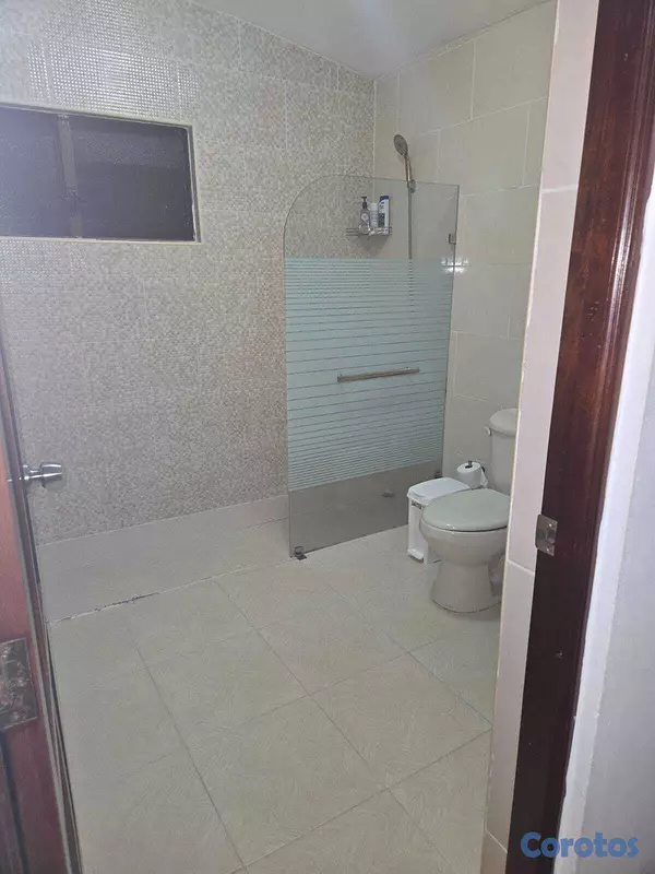 casas - Casa de 2 Niveles en Venta – Colinas del Seminario 5