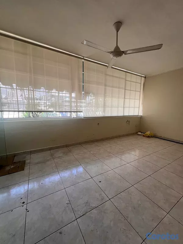 oficinas y locales comerciales - Local comercial en alquiler en ensanche Naco próximo a la Gustavo Mejia Ricart 2