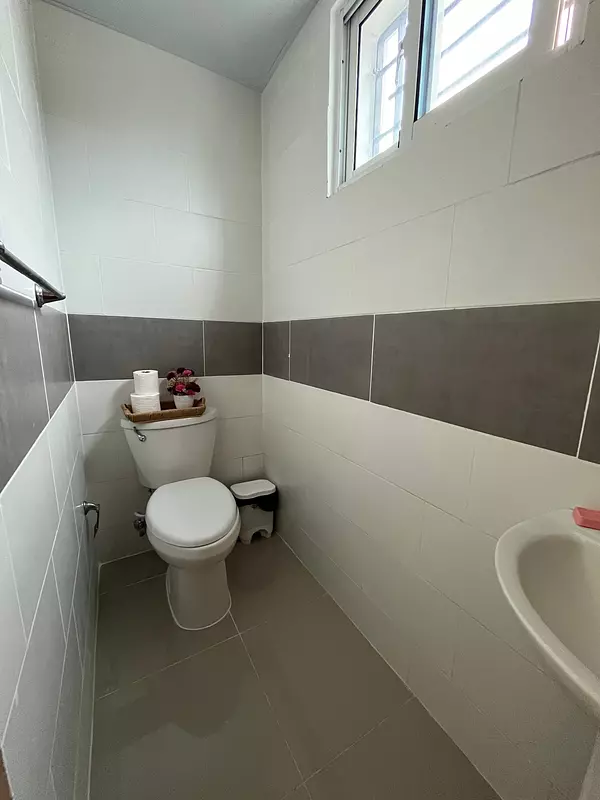 apartamentos - Hermoso Apartamento 2do Nivel en Los Alamos  9