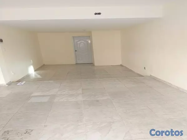 oficinas y locales comerciales - Se alquila local comercial. Calle Tamboril, próximo a Av.27 de febrero. 5