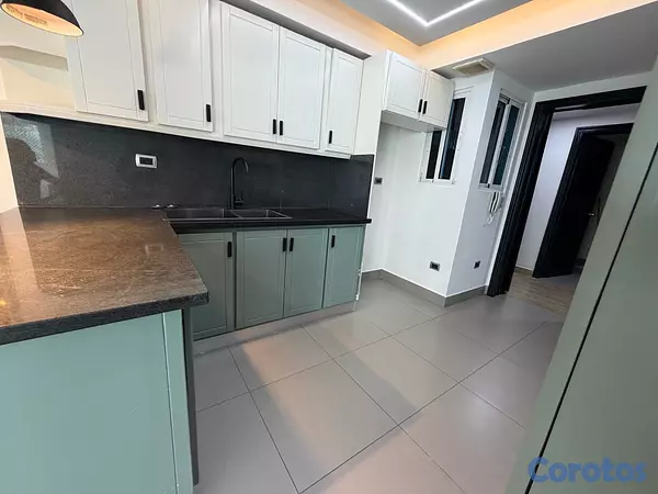 apartamentos - vendo jardines del Sur piso 3 remodelado tres habitaciones 2 baños dos parqueos  5
