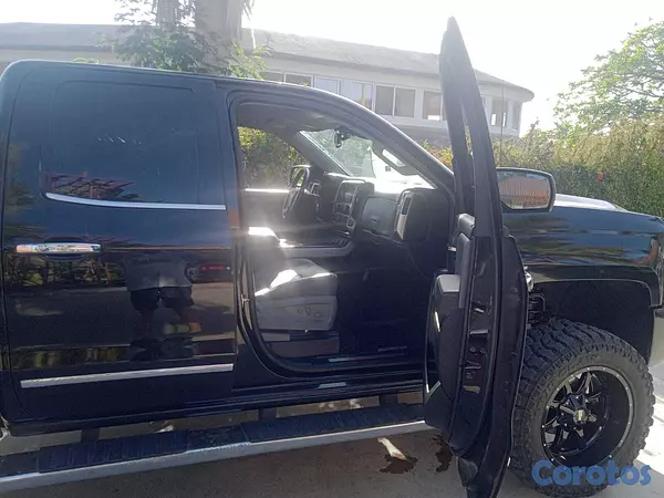 jeepetas y camionetas - Chevrolet Silverado z71 2016 7