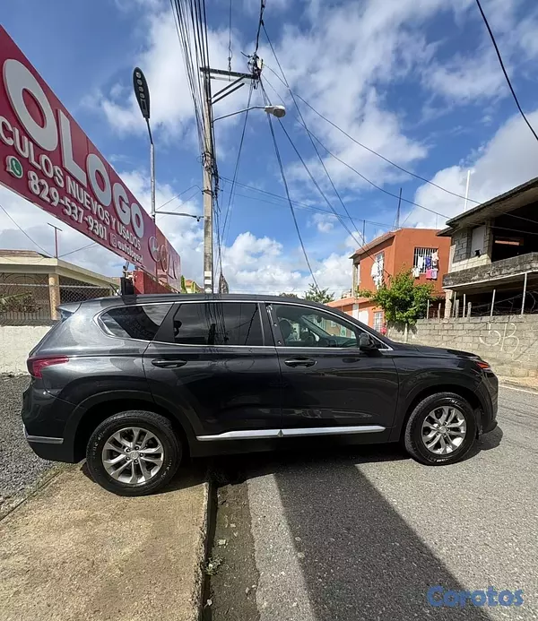 jeepetas y camionetas - Hyundai Santa Fe SE 2020 4
