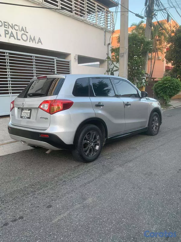 jeepetas y camionetas - Vendo suzuki Vitara 2017 clean car fax cero choque 3