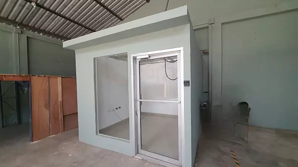 oficinas y locales comerciales - Alquilo Nave 1,500 metros en San Carlos 10