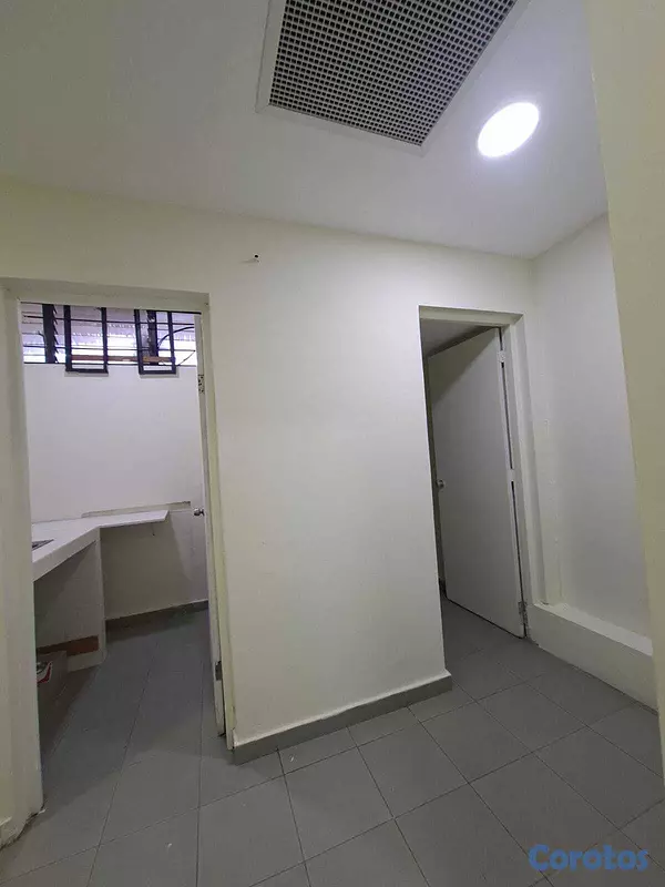 oficinas y locales comerciales - Local en alquiler ubicado en La Esperilla 4