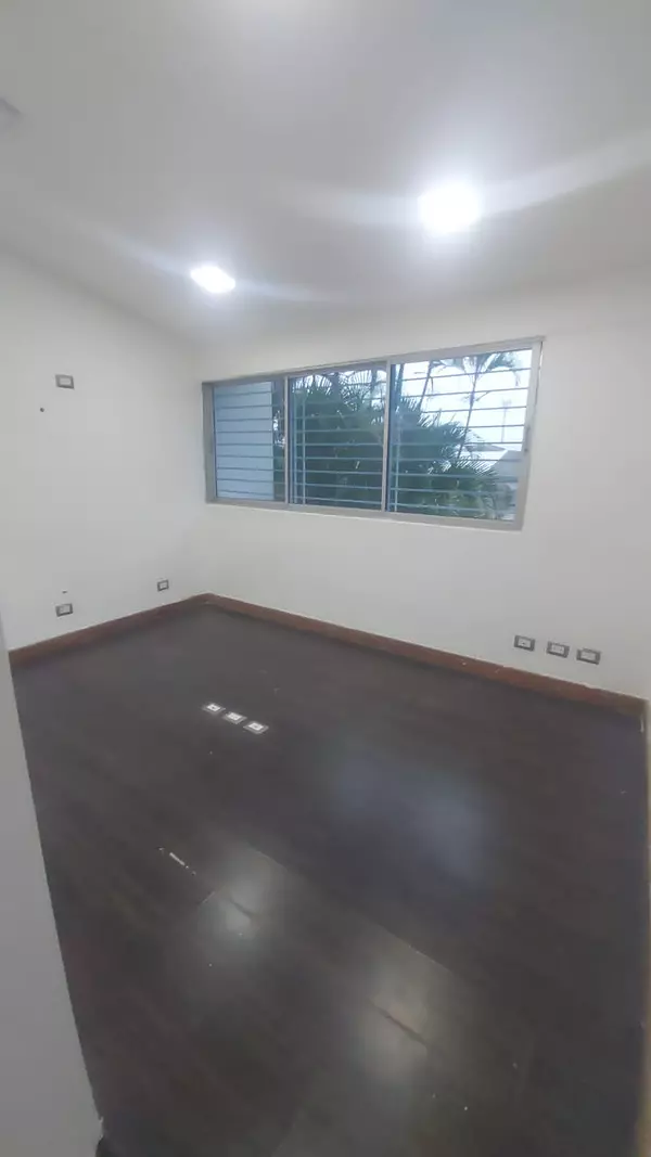 oficinas y locales comerciales - Alquilo Local 2do piso para oficina en Serralles  4