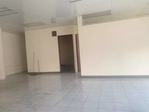 oficinas y locales comerciales - Local céntrico en Naco 2